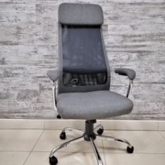 Кресло Barneo K-115 для персонала (серая ткань, черная сетка) в Когалыме - kogalym.mebel24.online | фото 1